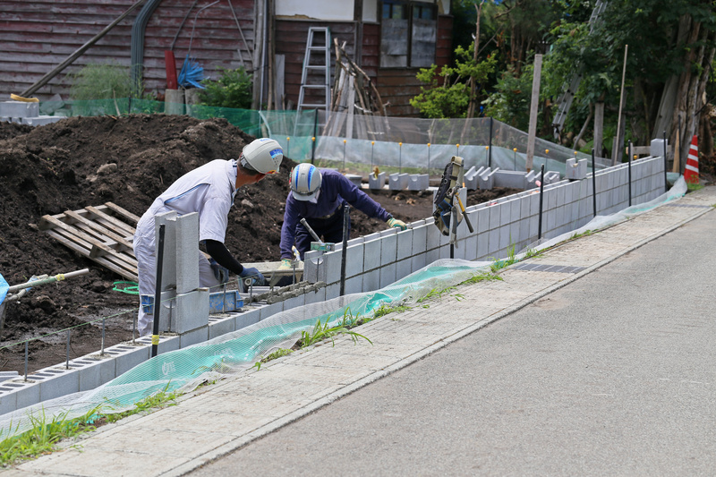 ブロック積み工事風景